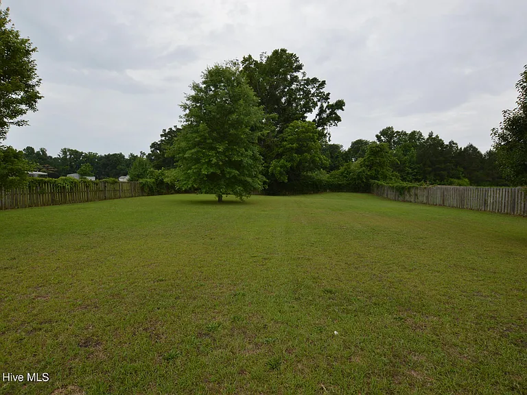 107 Esquire Dr — Photo 14