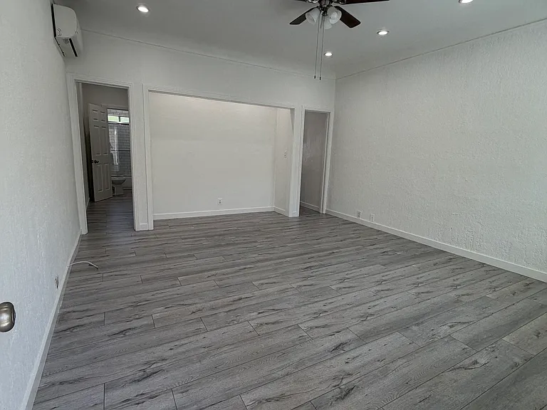 Melrose Plaza LLC — Photo 10