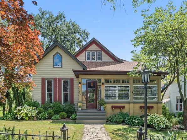 406 Lafayette St, Valparaiso, IN 46383