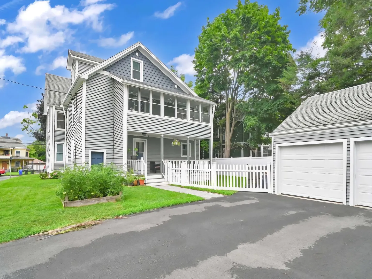 4 bed, 2000 sqft, $3,950 — Photo 4