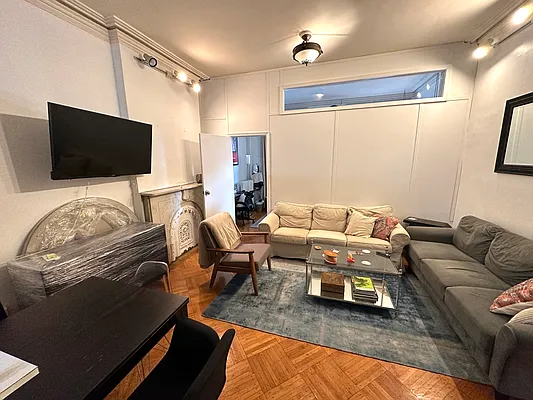 Rented by OvCo Realty | media 5