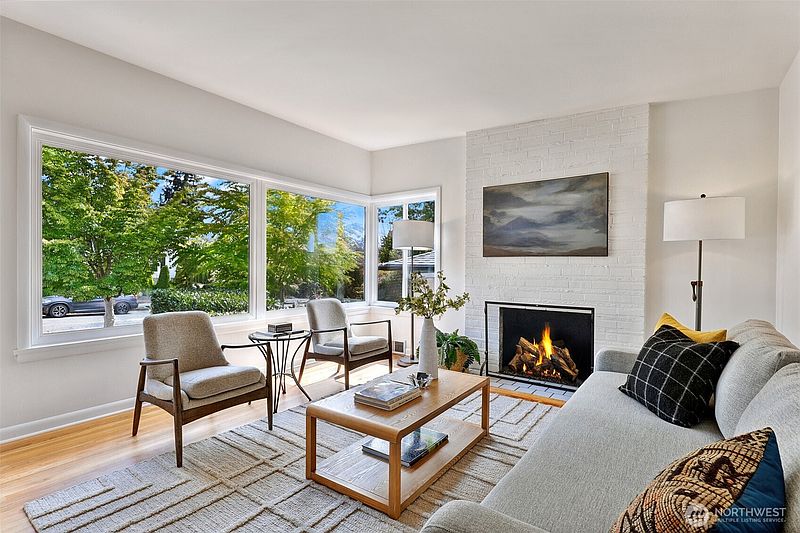 3rd image of 4123 55th Avenue SW