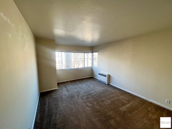 5th image of 1889 Broadway St #202