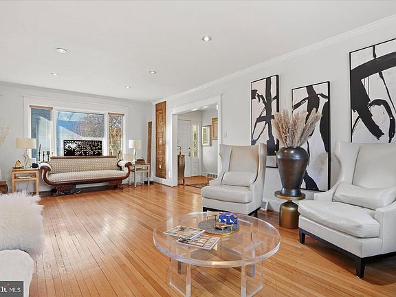 5th image of 600 Runnymede Ave