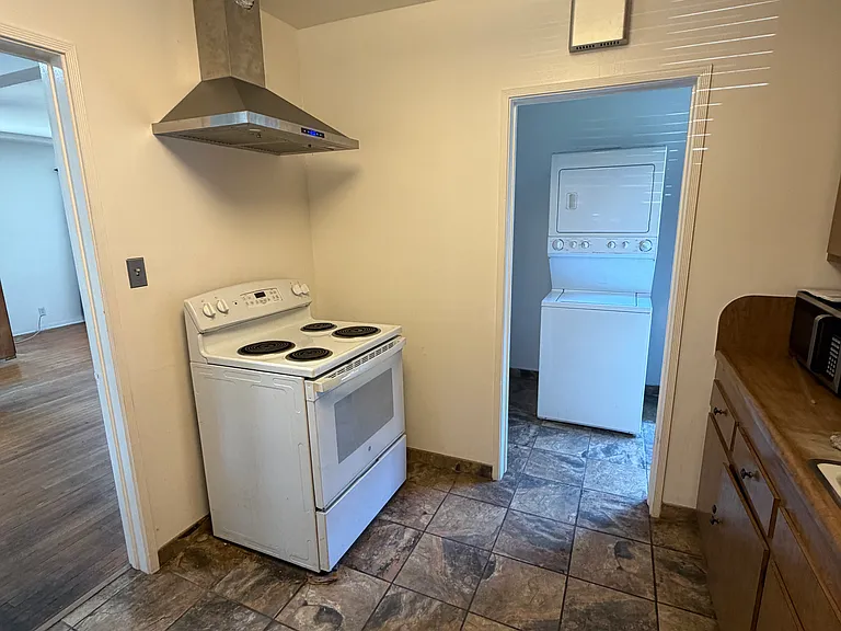 6447 Bellaire Ave — Photo 13