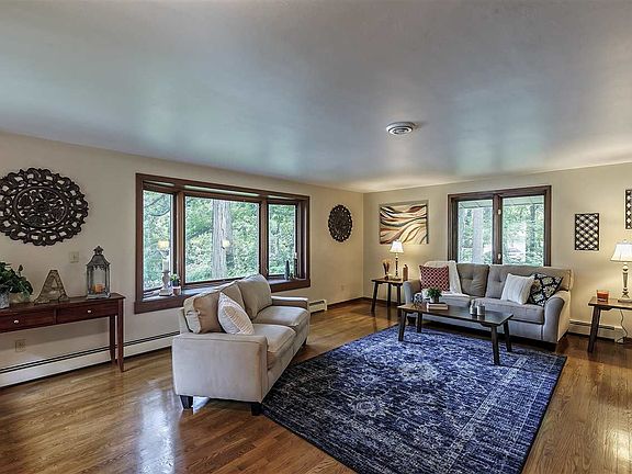 3rd image of 636 Saint James Cir