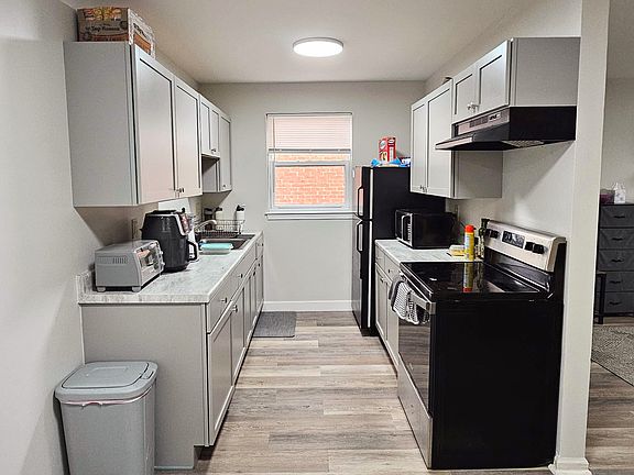 4th image of 255 E Market St #B