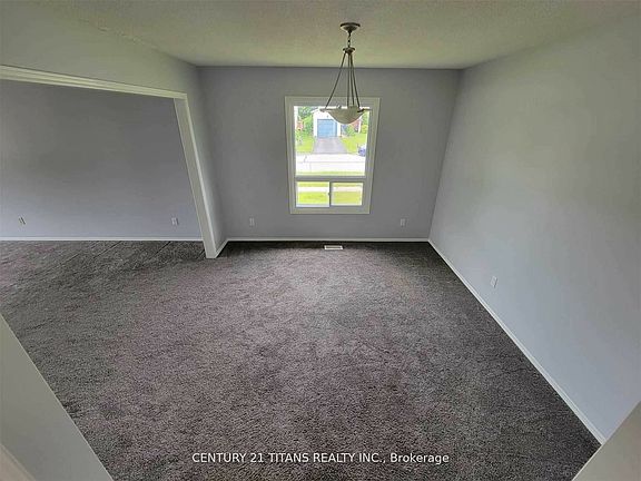 5th image of 920 Heenan St