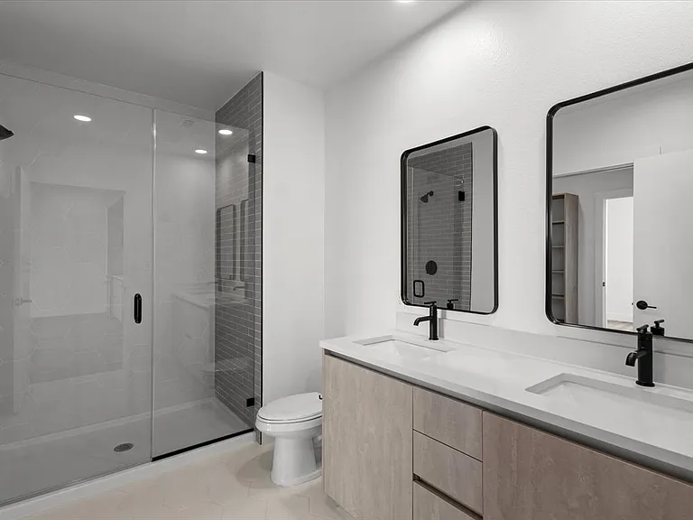 4315 S Congress Ave #423 — Photo 11