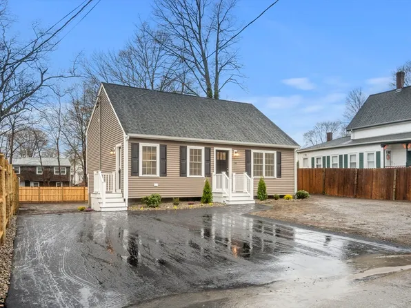 58 Hollis St, Brockton, MA 02302