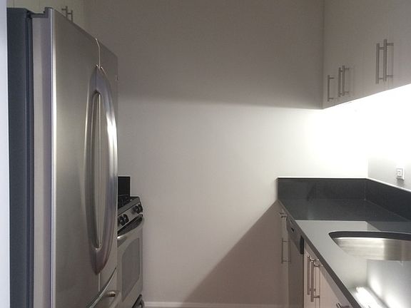 3rd image of 236 Livingston St APT 10F