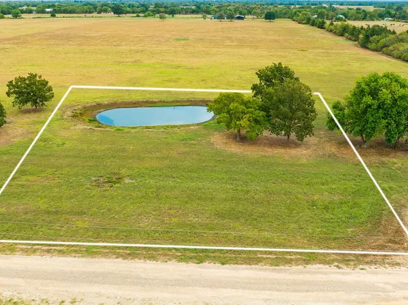 311 Private Road 33263, Sumner, TX 75486