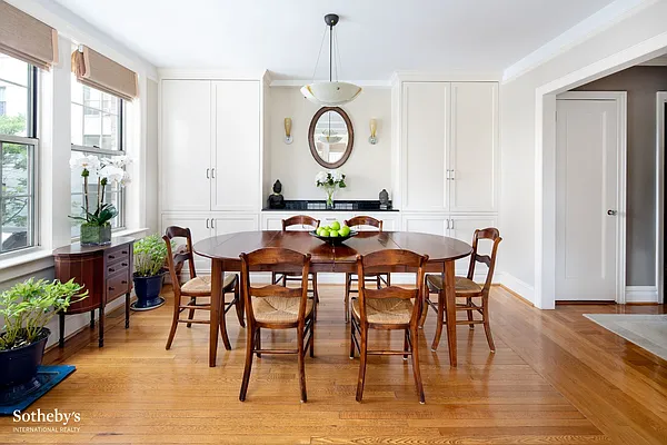 Sold by Sotheby's International Realty | media 14