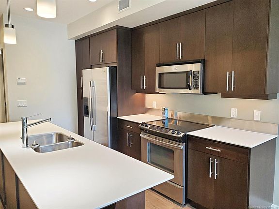 5th image of 1495 Graham St #102