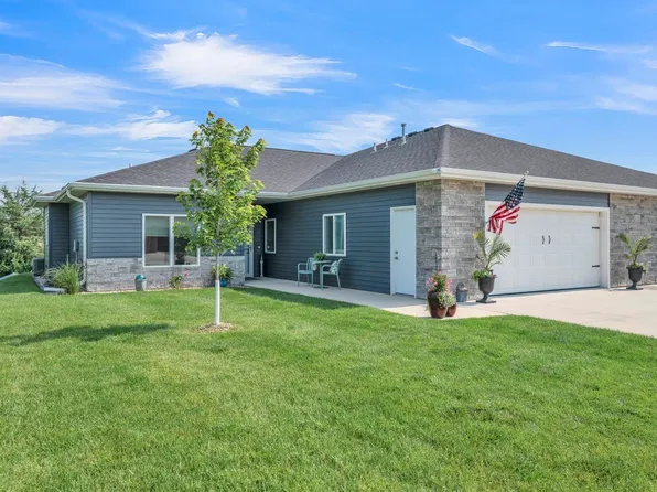 3360 Prairie Meadow Dr Unit B, Milford, IA 51351