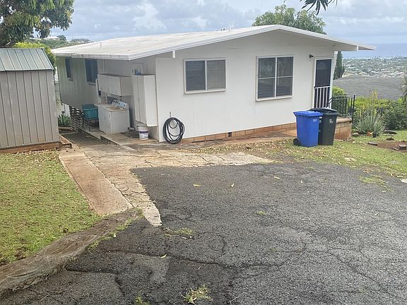 2nd image of 3878 Sierra Dr #1