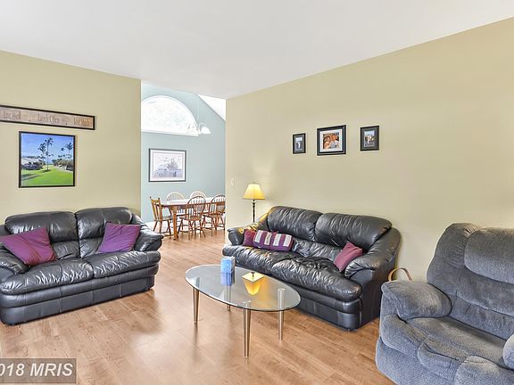 4th image of 2753 Flintridge Dr