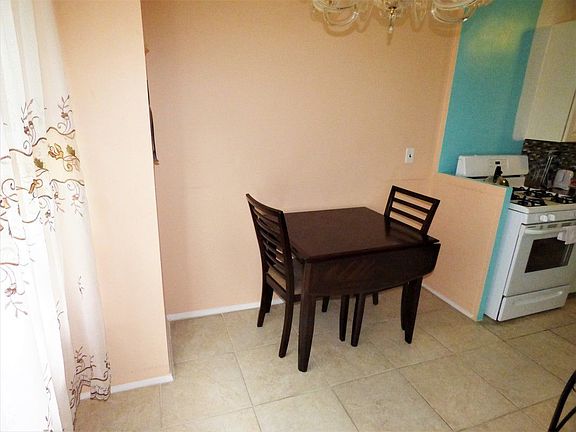 3rd image of 2930 W 5th St #3H