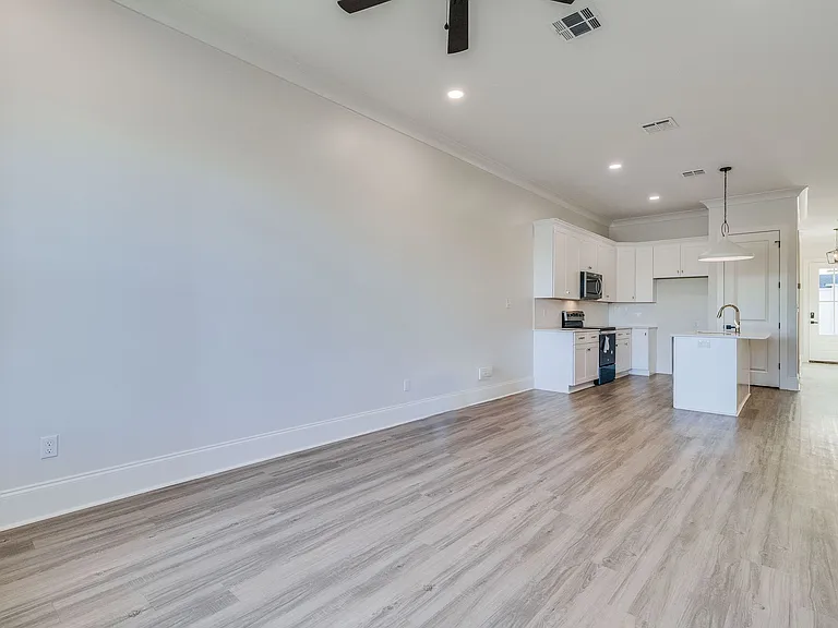 102 Perth Pl — Photo 62