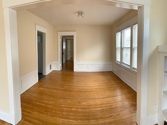 4th image of 200 Lovering Ave #2