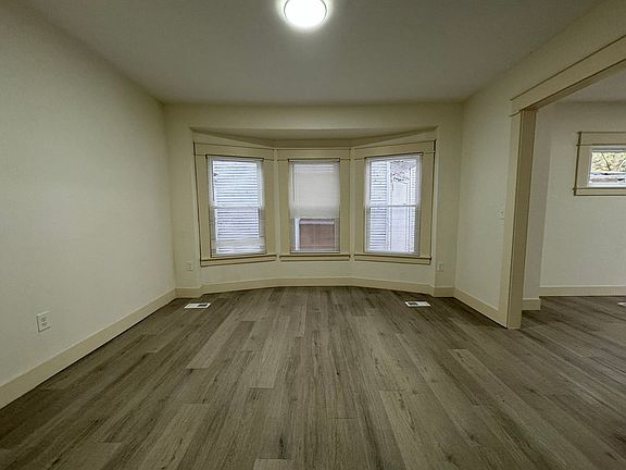 5th image of 136-138 Rockwood Ave #136
