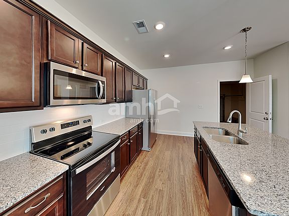 3rd image of 6188 Bridlewood Ln
