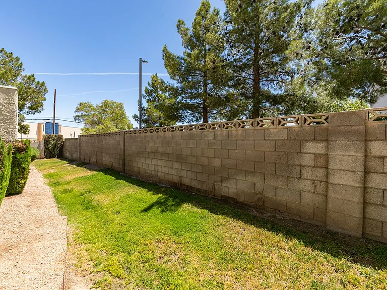 784 Anne Ln — Photo 41
