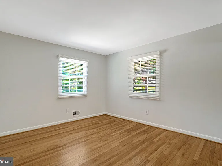 8236 Governors Ct — Photo 24
