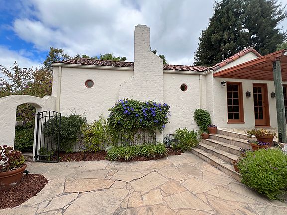 2nd image of 1457 Dana Ave
