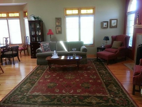 5th image of 9344 Chestnut Trl
