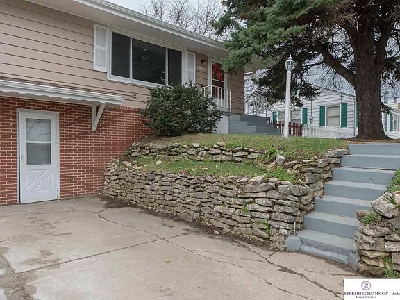 4th image of 5823 Grover St