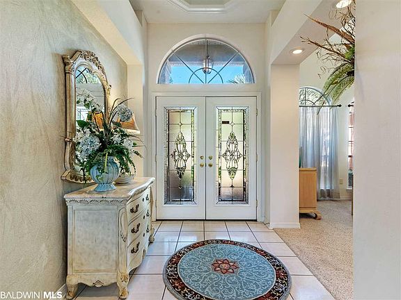 3rd image of 609 Magnolia Cir