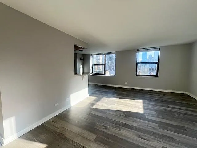 70 W Huron St #902 — Photo 3