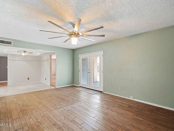 4th image of 2619 W Straford Drive