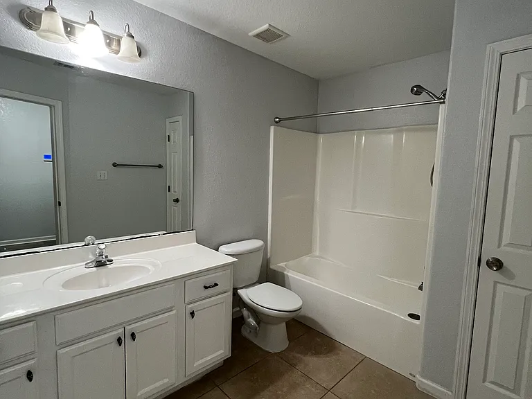 BATHROOM 2