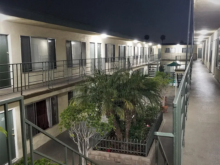 Portofino Apartments — Photo 7