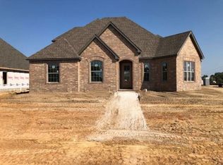 221 Viale Benedetto St, Springdale, AR 72762