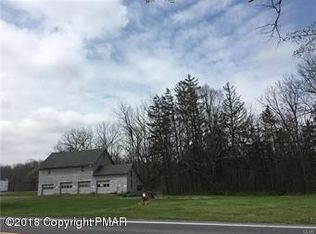 1584 S Delaware Dr, Mount Bethel, PA 18343