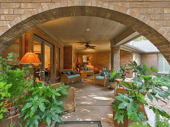 4th image of 2913 Park Arbor Ct
