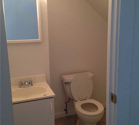 4th image of 1547 200th St