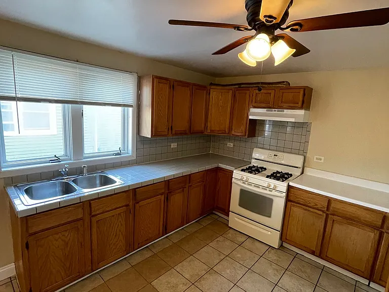 718 Myrtle St — Photo 12