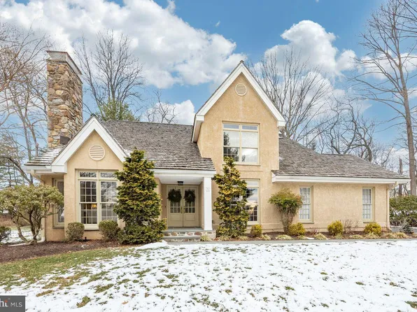 5 Woodford Ln, Malvern, PA 19355