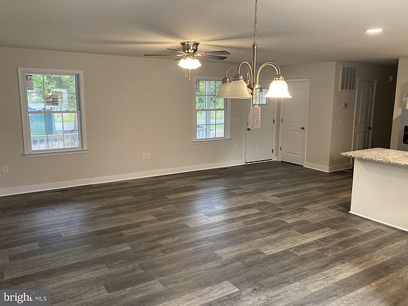 5th image of 327 Monticello Dr