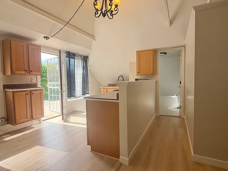 1345 N Franklin St #3 — Photo 3