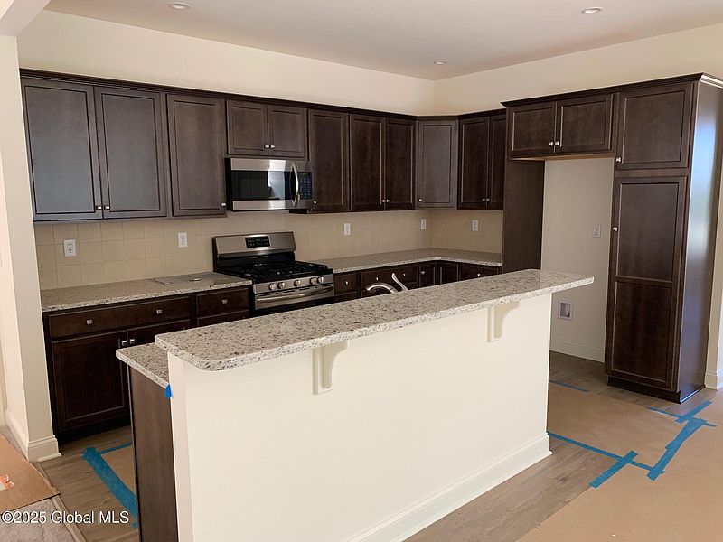 4th image of 36 Windrow Way