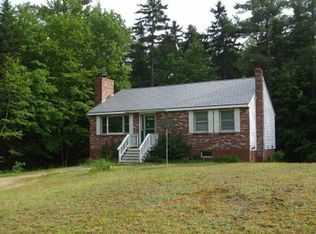90 N Shore Dr, Center Barnstead, NH 03225