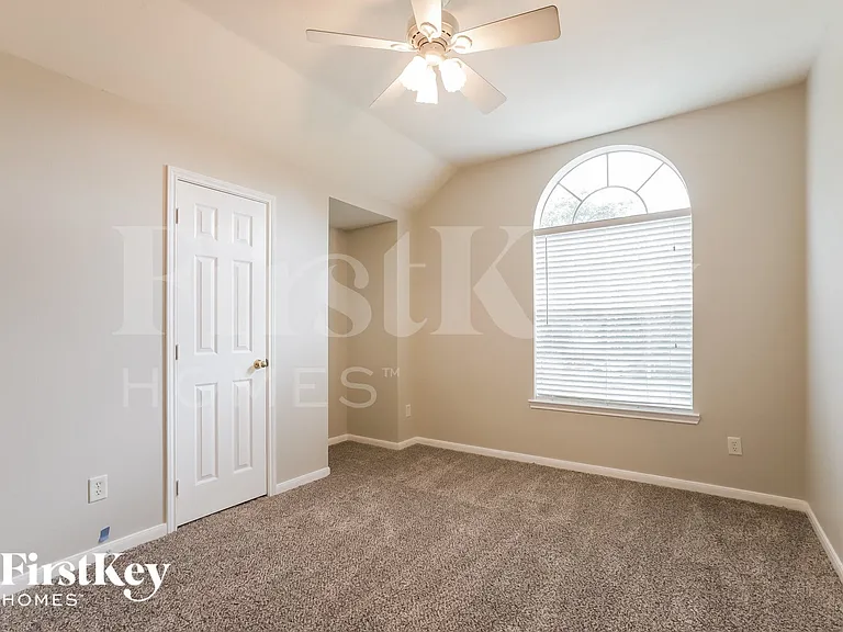 12210 Lakewood Valley Ct — Photo 7