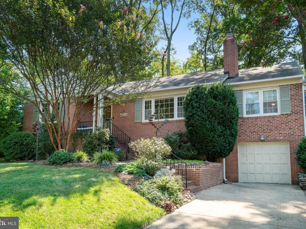 4214 40th St N, Arlington, VA 22207