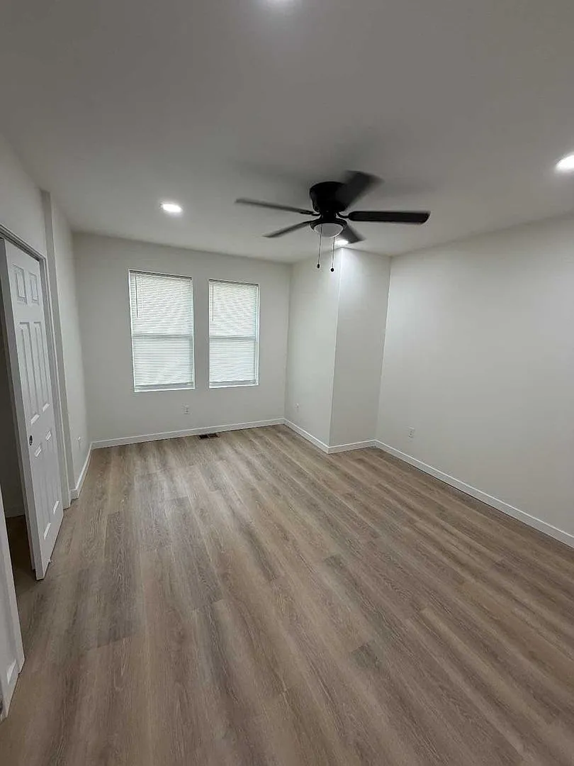 6945 Limekiln Pike. — Photo 4