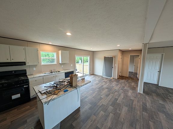4th image of 8565 Black Creek Rd.